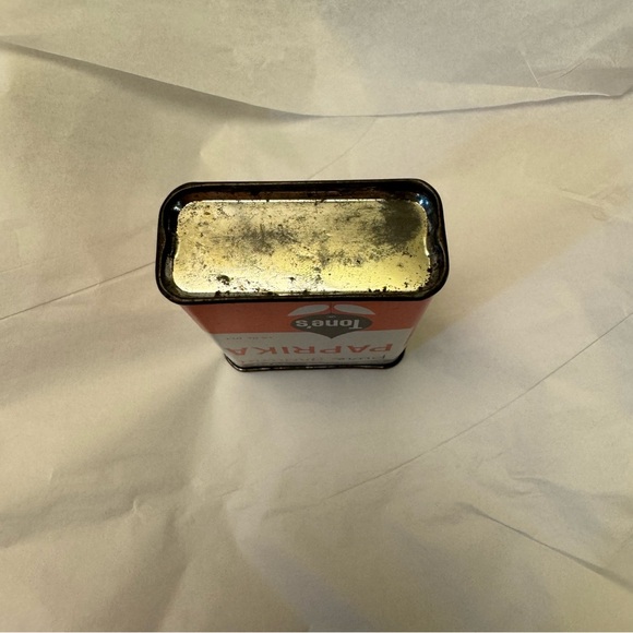 Tone’s Paprika Tin. Made in Des Moines, IA - Picture 9 of 10